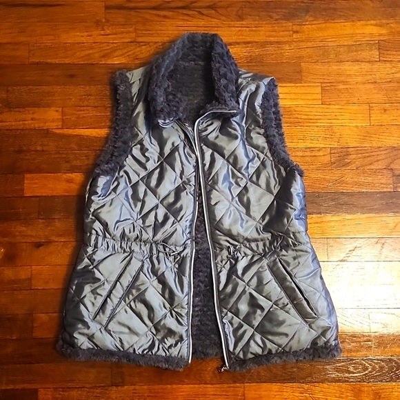 ๐๐H.P๐ BEAUTIFUL Reversible Womens Unbranded Grey Sleeveless Faux Fur Vest - Picture 2 of 6